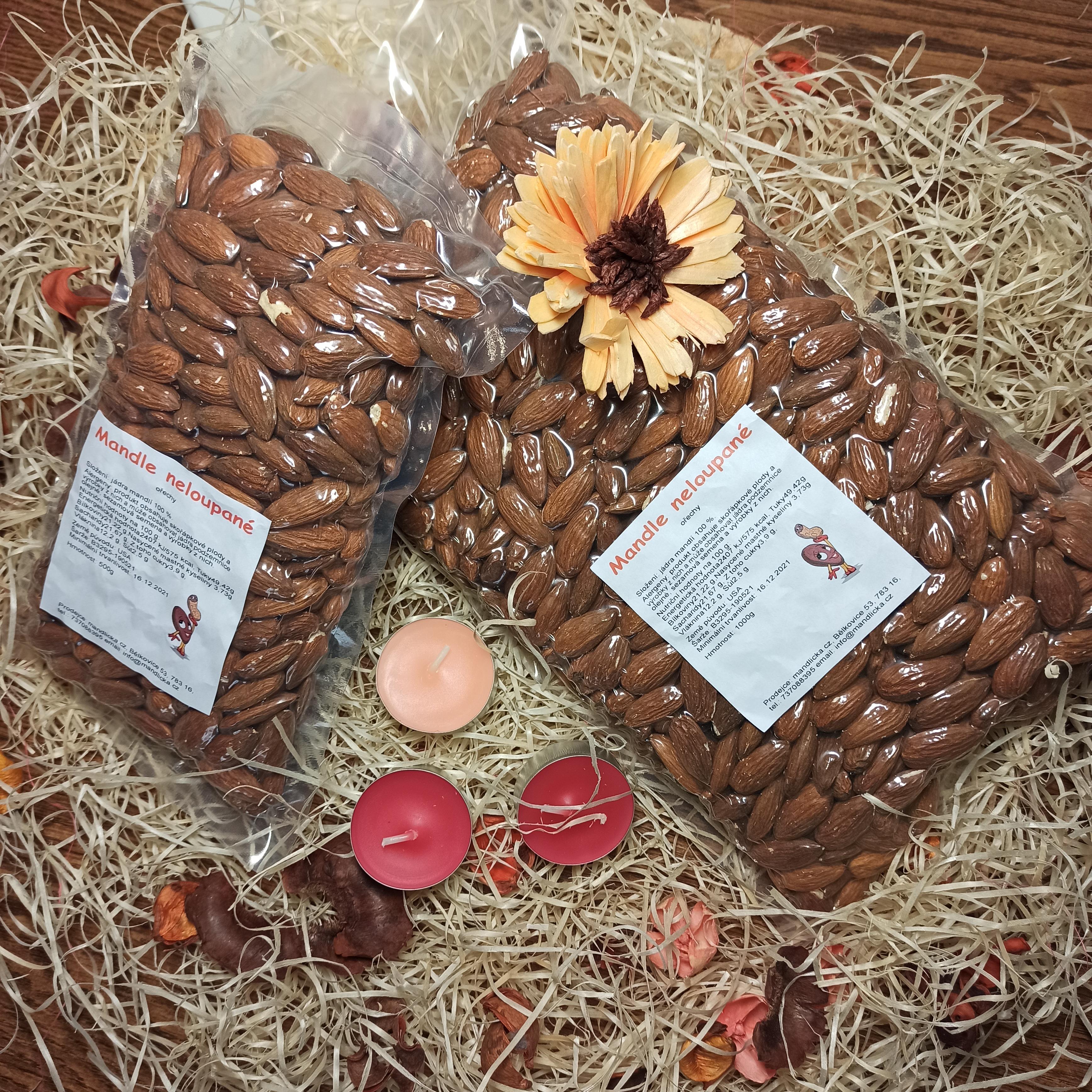 Mandle natural neloupané 1kg