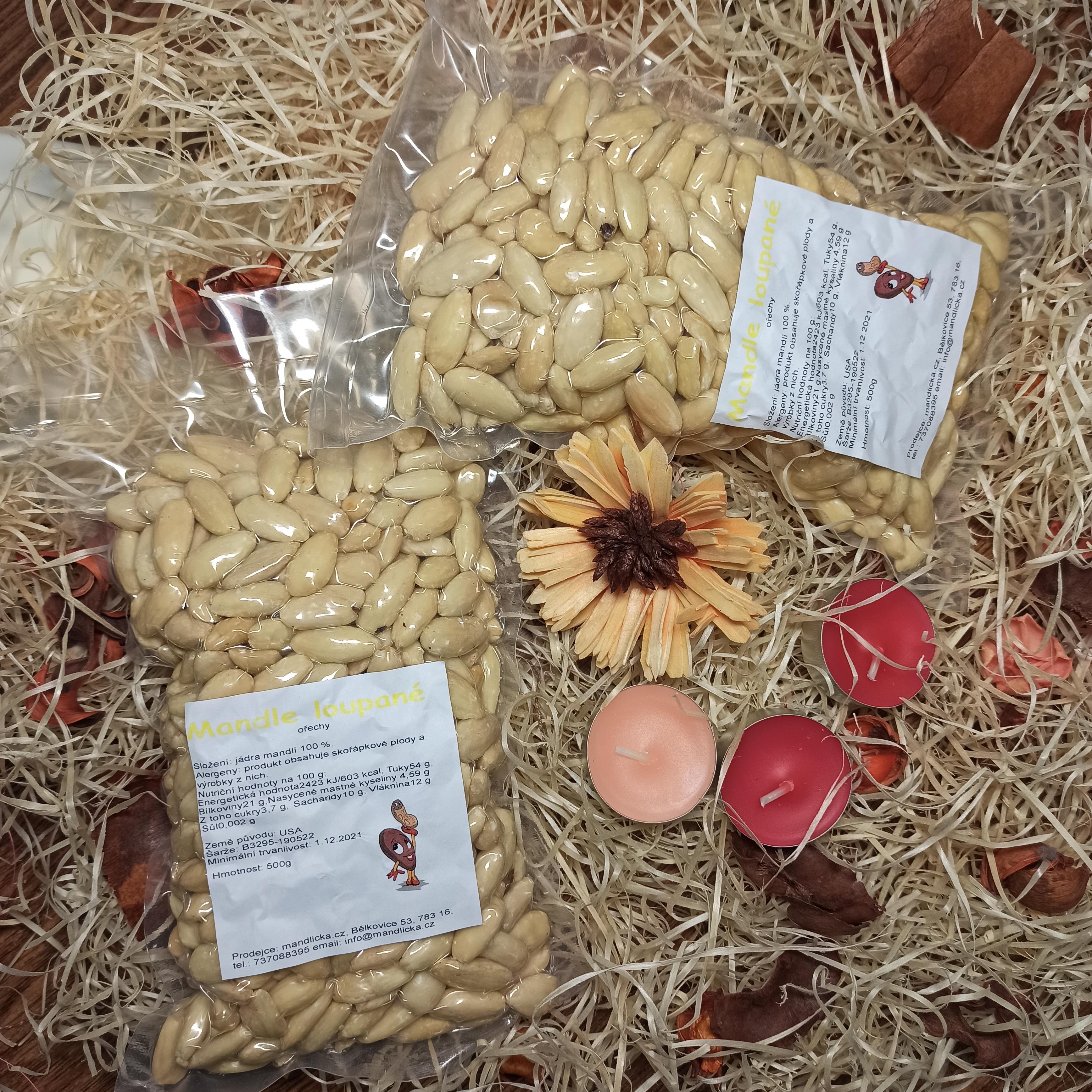 Mandle loupané 500g