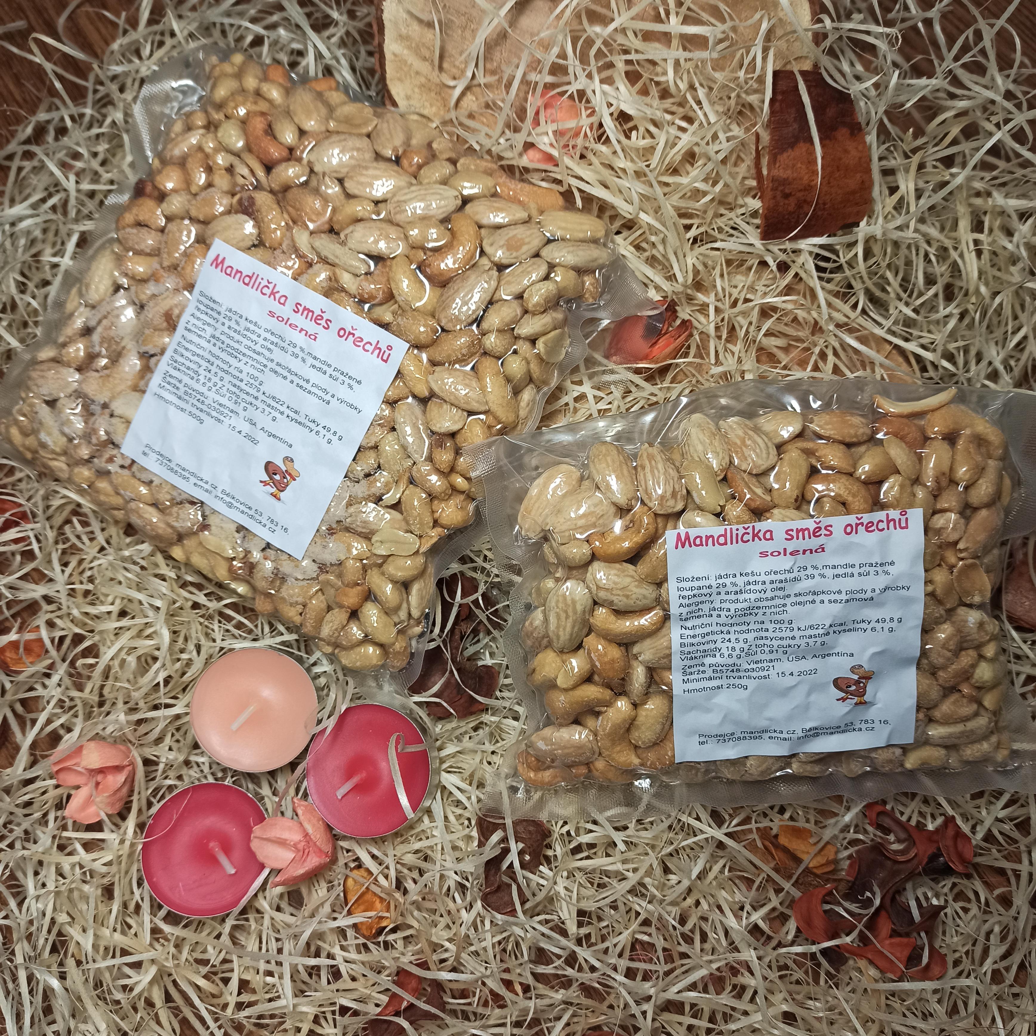 Směs solených ořechů Mandlička 500g